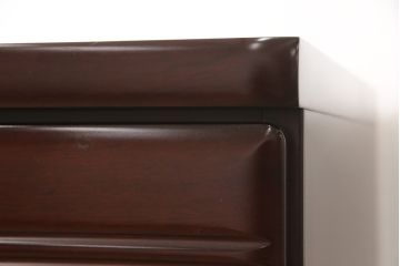 箪笥を綺麗に再生!高品質リペアを施し、本来の色味になるよう仕上げ。