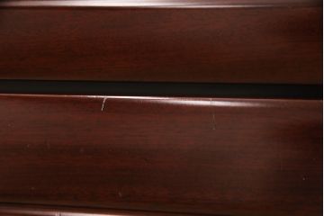 箪笥を綺麗に再生!高品質リペアを施し、本来の色味になるよう仕上げ。