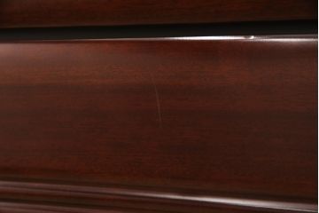 箪笥を綺麗に再生!高品質リペアを施し、本来の色味になるよう仕上げ。