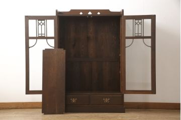 本箱を綺麗に再生!高品質リペアを施し、ガラスの破損部分はクリアガラスに交換。取っ手を交換して、本体の色味に合わせて仕上げ。