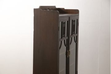 本箱を綺麗に再生!高品質リペアを施し、ガラスの破損部分はクリアガラスに交換。取っ手を交換して、本体の色味に合わせて仕上げ。