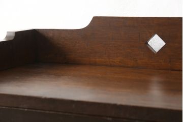 本箱を綺麗に再生!高品質リペアを施し、ガラスの破損部分はクリアガラスに交換。取っ手を交換して、本体の色味に合わせて仕上げ。