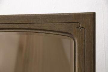 ワードローブの扉をスタンドミラーにリメイク!鏡付きの扉にスタンドを設置。