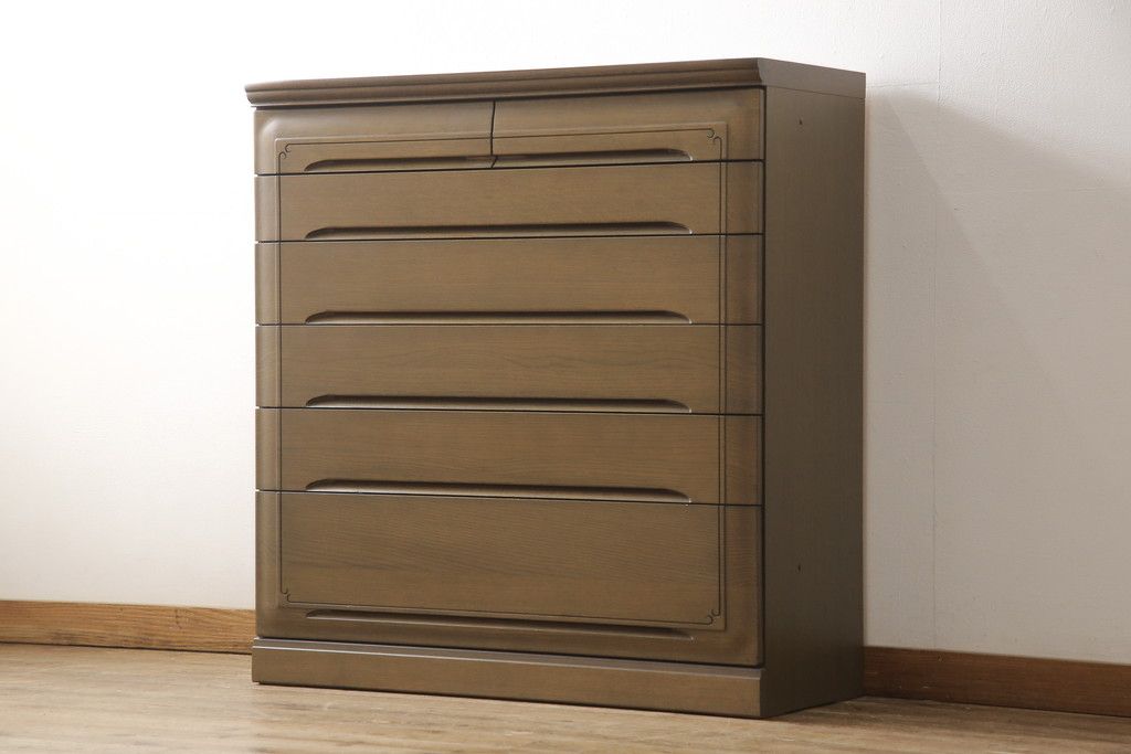 箪笥を小さくリメイク!奥行きを狭くし、新材は元の材に合わせた色味に仕上げ。