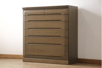 箪笥を小さくリメイク!奥行きを狭くし、新材は元の材に合わせた色味に仕上げ。