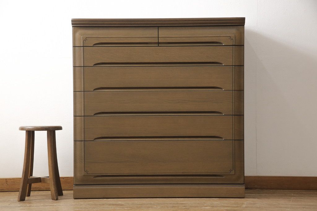 箪笥を小さくリメイク!奥行きを狭くし、新材は元の材に合わせた色味に仕上げ。