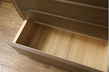 箪笥を小さくリメイク!奥行きを狭くし、新材は元の材に合わせた色味に仕上げ。