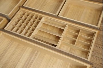 箪笥を小さくリメイク!奥行きを狭くし、新材は元の材に合わせた色味に仕上げ。