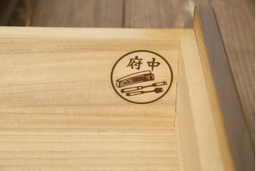 箪笥を小さくリメイク!奥行きを狭くし、新材は元の材に合わせた色味に仕上げ。