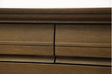 箪笥を小さくリメイク!奥行きを狭くし、新材は元の材に合わせた色味に仕上げ。