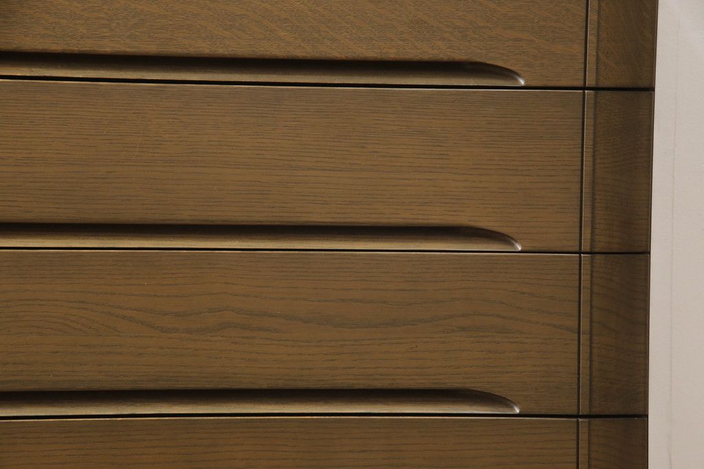 箪笥を小さくリメイク!奥行きを狭くし、新材は元の材に合わせた色味に仕上げ。