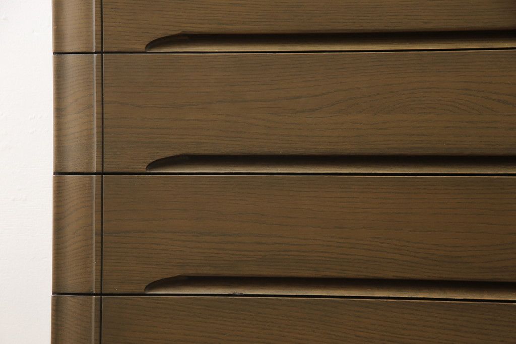 箪笥を小さくリメイク!奥行きを狭くし、新材は元の材に合わせた色味に仕上げ。