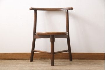 チェアを綺麗に再生!高品質リペアを施し、背もたれの破損部分を修理。ワックス仕上げ。