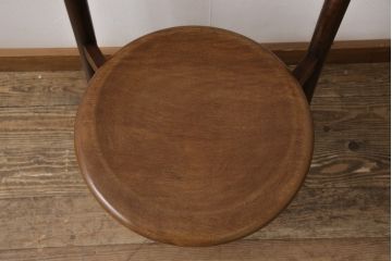 チェアを綺麗に再生!高品質リペアを施し、背もたれの破損部分を修理。ワックス仕上げ。