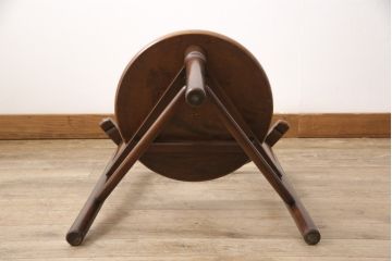 チェアを綺麗に再生!高品質リペアを施し、背もたれの破損部分を修理。ワックス仕上げ。