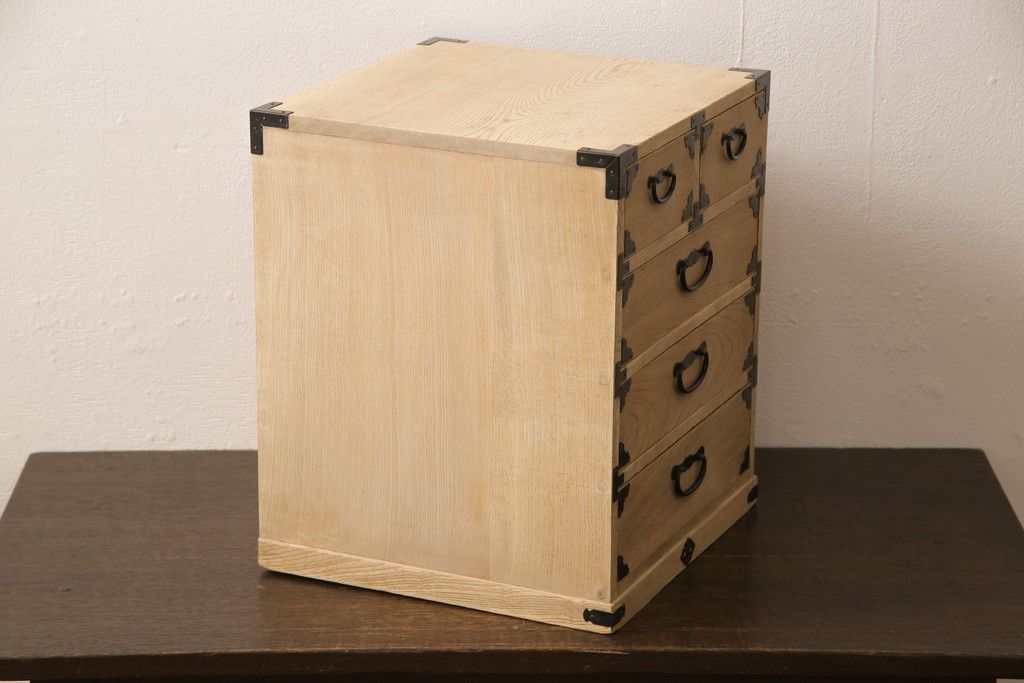 小引き出しをストリップド加工してリメイク!高品質リペアを施し、既存の塗装を剥離して仕上げ。