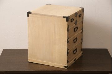 小引き出しをストリップド加工してリメイク!高品質リペアを施し、既存の塗装を剥離して仕上げ。