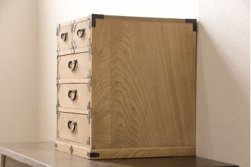 小引き出しをストリップド加工してリメイク!高品質リペアを施し、既存の塗装を剥離して仕上げ。