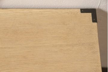 小引き出しをストリップド加工してリメイク!高品質リペアを施し、既存の塗装を剥離して仕上げ。