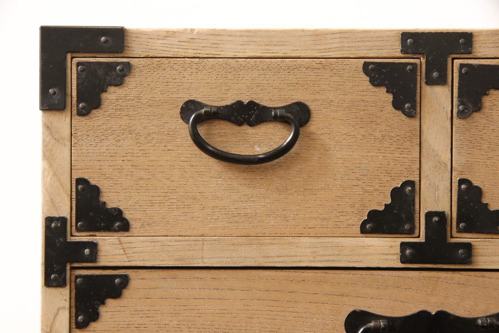 小引き出しをストリップド加工してリメイク!高品質リペアを施し、既存の塗装を剥離して仕上げ。