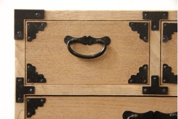 小引き出しをストリップド加工してリメイク!高品質リペアを施し、既存の塗装を剥離して仕上げ。