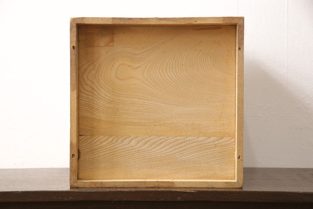 小引き出しをストリップド加工してリメイク!高品質リペアを施し、既存の塗装を剥離して仕上げ。