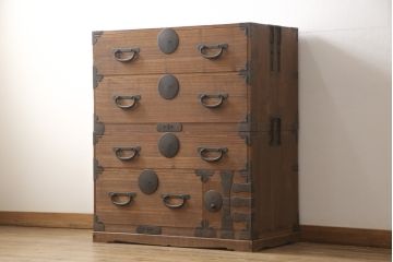 桐箪笥を綺麗に再生!高品質リペアを施し、蜜蝋ワックス仕上げ。