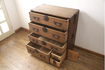 桐箪笥を綺麗に再生!高品質リペアを施し、蜜蝋ワックス仕上げ。
