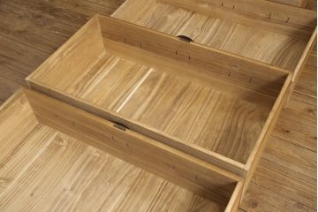 桐箪笥を綺麗に再生!高品質リペアを施し、蜜蝋ワックス仕上げ。