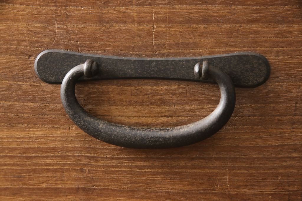 桐箪笥を綺麗に再生!高品質リペアを施し、蜜蝋ワックス仕上げ。