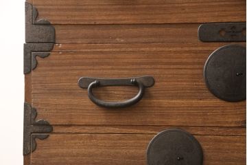 桐箪笥を綺麗に再生!高品質リペアを施し、蜜蝋ワックス仕上げ。