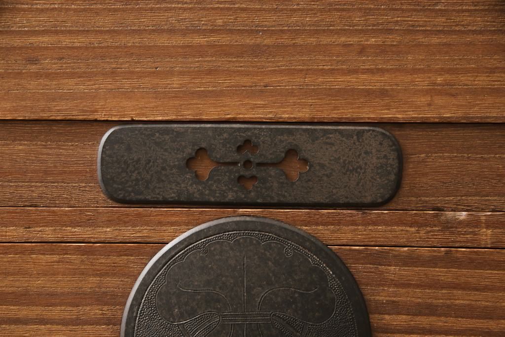 桐箪笥を綺麗に再生!高品質リペアを施し、蜜蝋ワックス仕上げ。