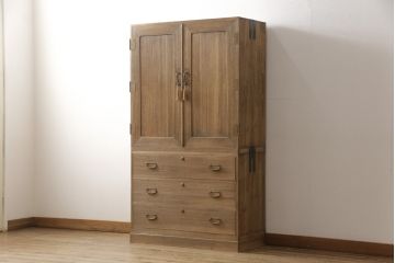 桐箪笥を綺麗に再生!洗浄し、ふさは新しいものに交換。木地色仕上げ。