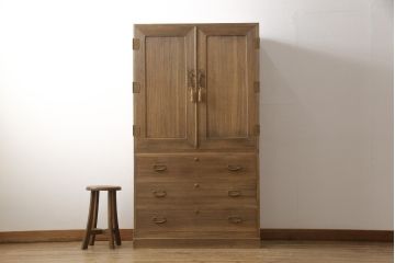 桐箪笥を綺麗に再生!洗浄し、ふさは新しいものに交換。木地色仕上げ。