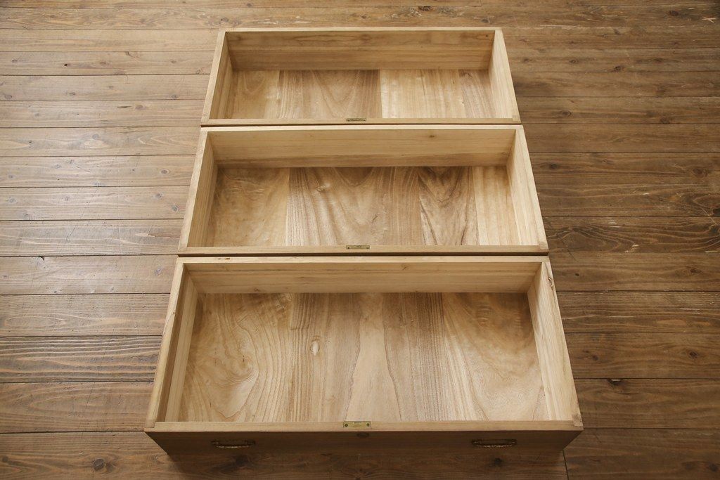 桐箪笥を綺麗に再生!洗浄し、ふさは新しいものに交換。木地色仕上げ。