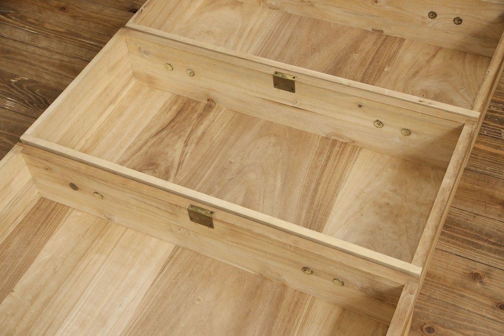 桐箪笥を綺麗に再生!洗浄し、ふさは新しいものに交換。木地色仕上げ。