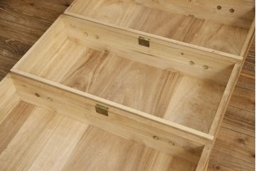 桐箪笥を綺麗に再生!洗浄し、ふさは新しいものに交換。木地色仕上げ。