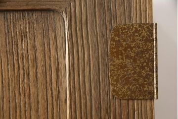 桐箪笥を綺麗に再生!洗浄し、ふさは新しいものに交換。木地色仕上げ。