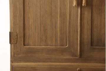 桐箪笥を綺麗に再生!洗浄し、ふさは新しいものに交換。木地色仕上げ。