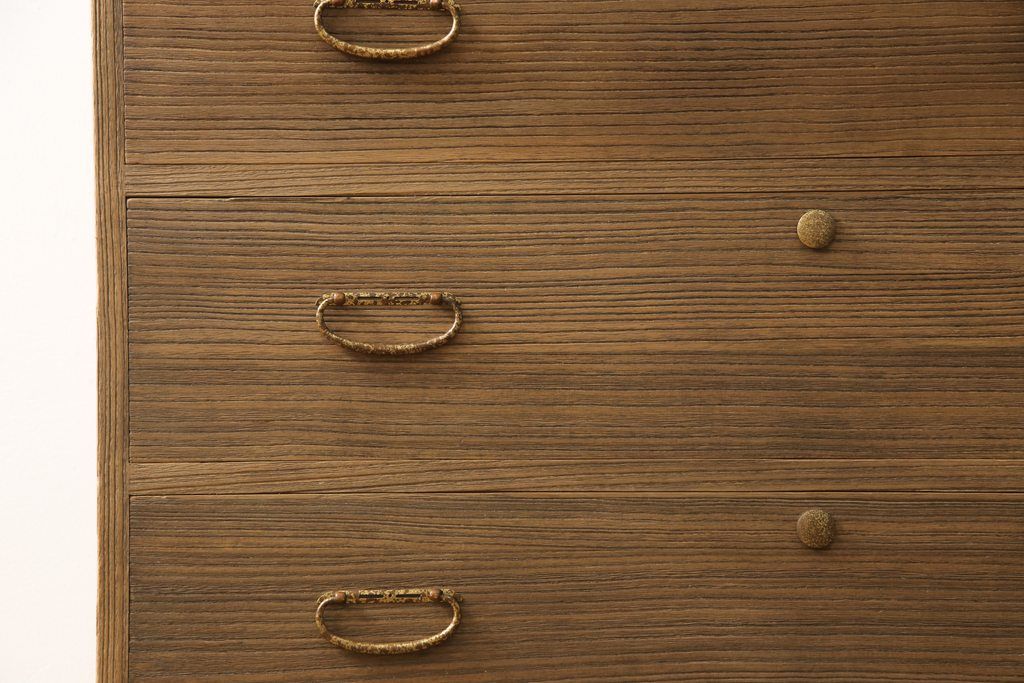 桐箪笥を綺麗に再生!洗浄し、ふさは新しいものに交換。木地色仕上げ。