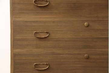 桐箪笥を綺麗に再生!洗浄し、ふさは新しいものに交換。木地色仕上げ。