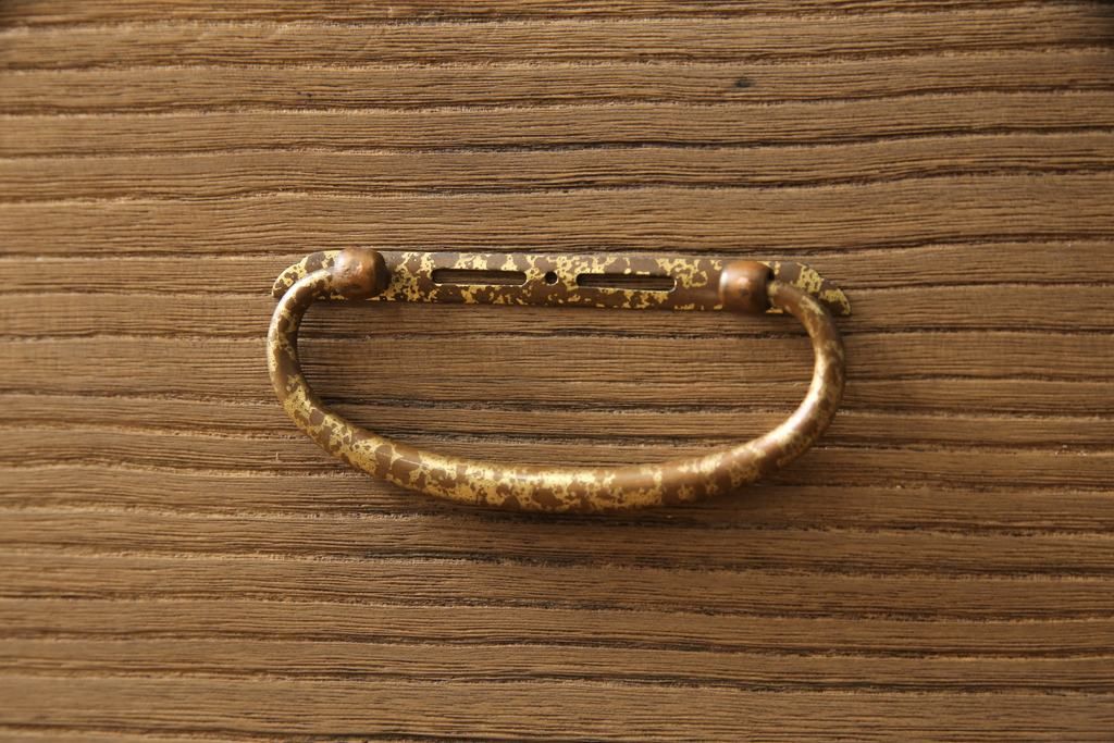 桐箪笥を綺麗に再生!洗浄し、ふさは新しいものに交換。木地色仕上げ。