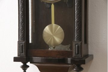 掛け時計を綺麗に再生!高品質リペアを施し、針を交換。ぜんまい式から電池式へ変更。