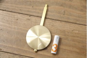 掛け時計を綺麗に再生!高品質リペアを施し、針を交換。ぜんまい式から電池式へ変更。