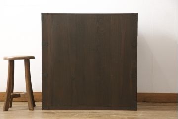 桐箪笥を綺麗に再生!欠損した金具の取り付けと、高品質リペア。チェスナット系で着色仕上げ。