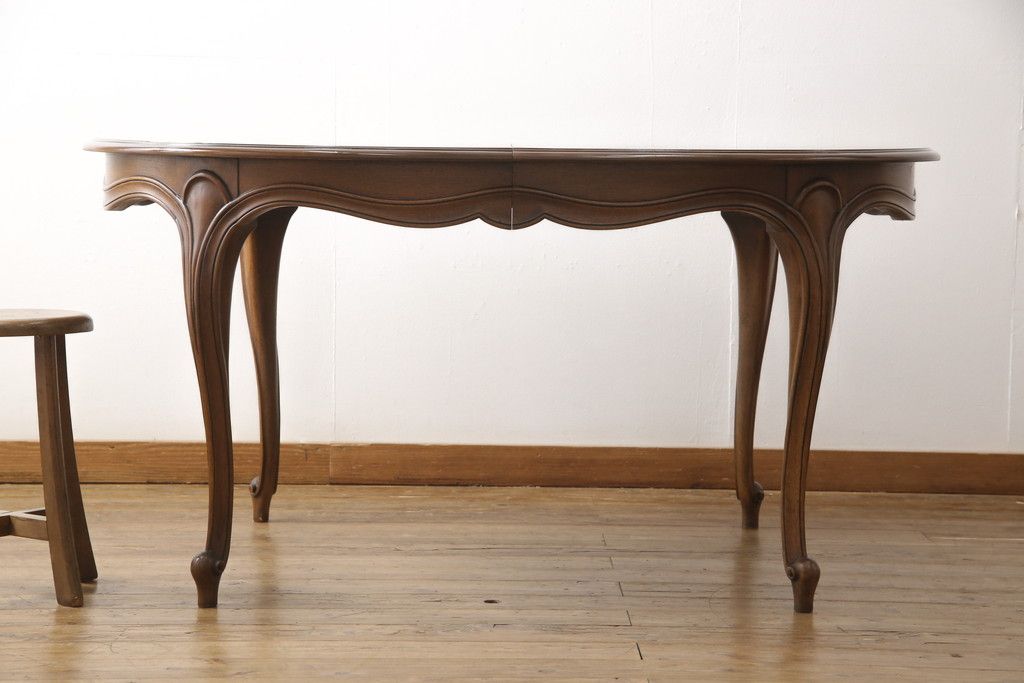 ダイニングテーブルを綺麗に再生!高品質リペアを施し、天板はセラウッド塗装で仕上げ。