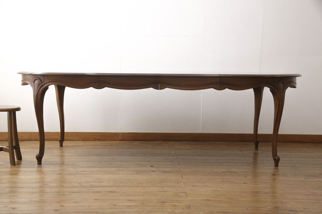 ダイニングテーブルを綺麗に再生!高品質リペアを施し、天板はセラウッド塗装で仕上げ。