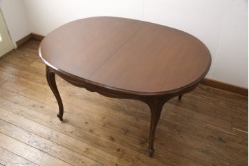 ダイニングテーブルを綺麗に再生!高品質リペアを施し、天板はセラウッド塗装で仕上げ。