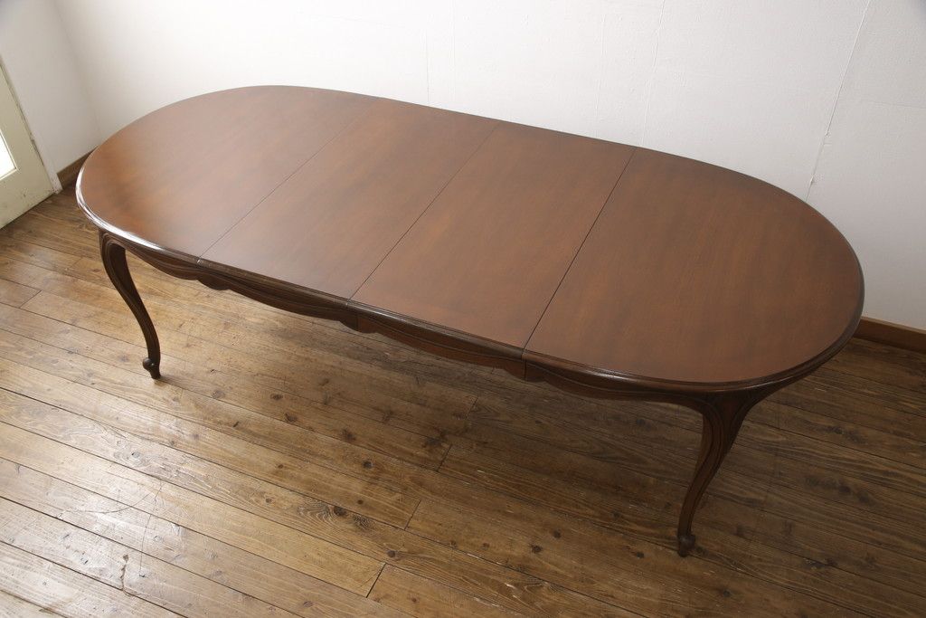 ダイニングテーブルを綺麗に再生!高品質リペアを施し、天板はセラウッド塗装で仕上げ。