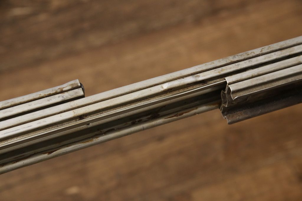 ダイニングテーブルを綺麗に再生!高品質リペアを施し、天板はセラウッド塗装で仕上げ。